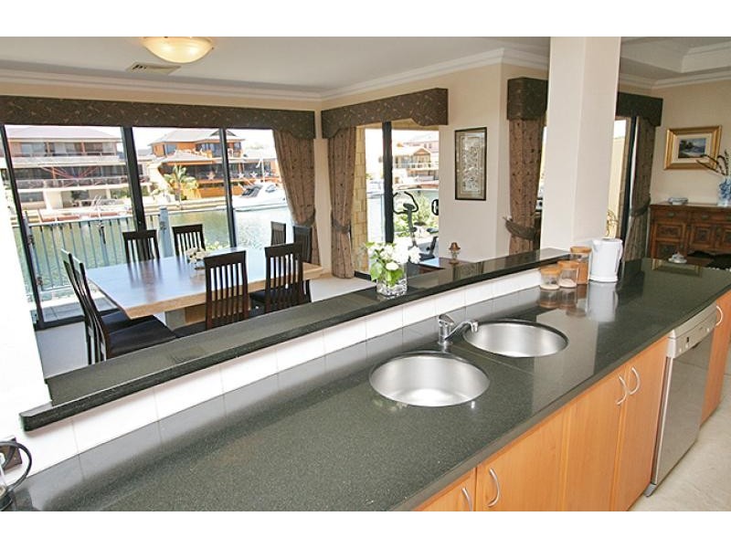 31 Brindabella Crescent, Halls Head WA 6210