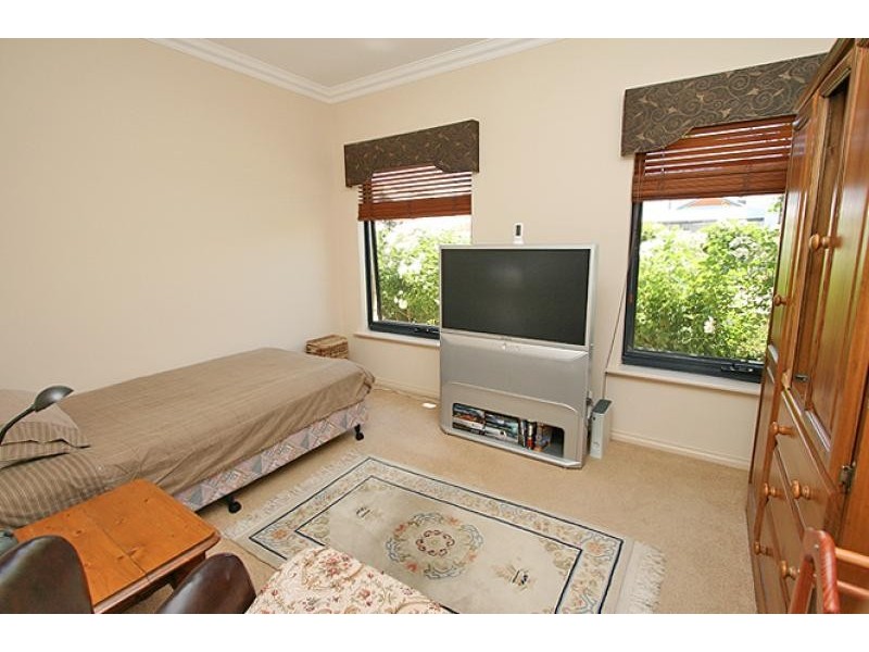 31 Brindabella Crescent, Halls Head WA 6210