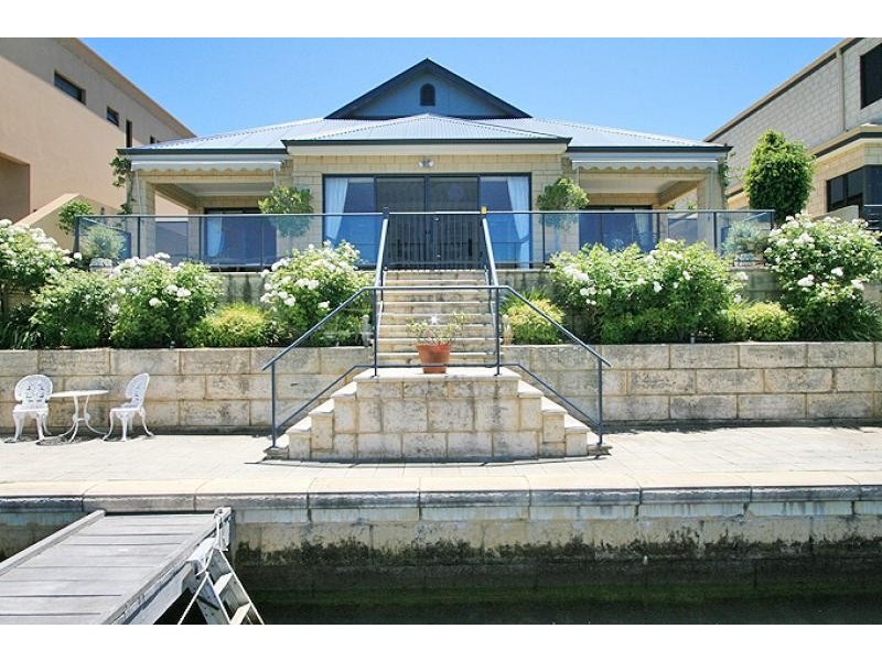 31 Brindabella Crescent, Halls Head WA 6210