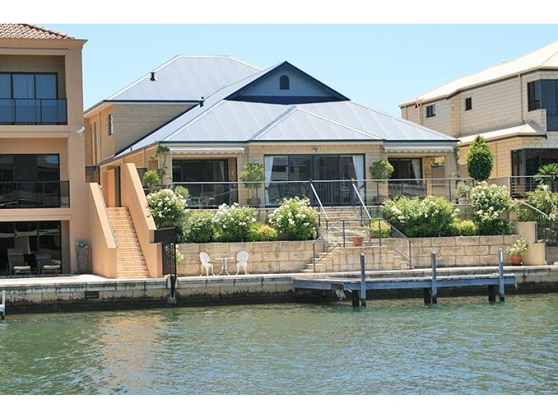 31 Brindabella Crescent, Halls Head WA 6210