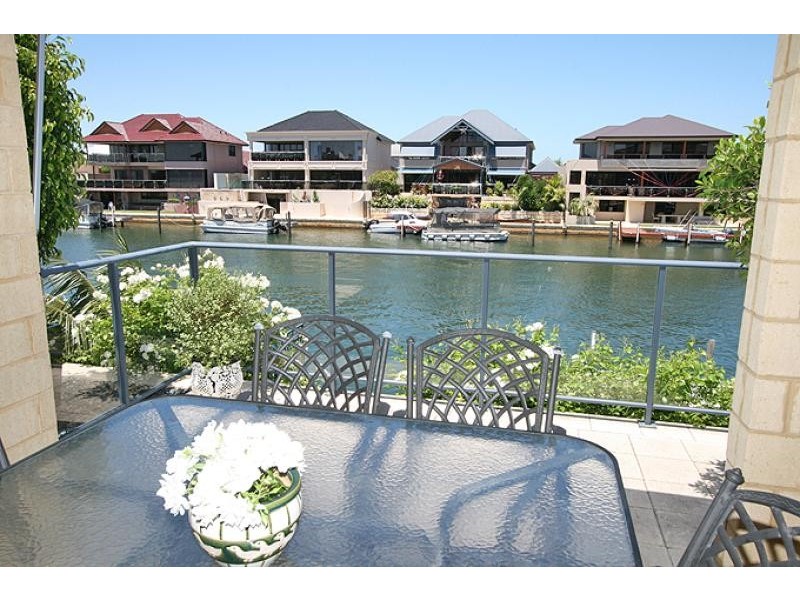 31 Brindabella Crescent, Halls Head WA 6210