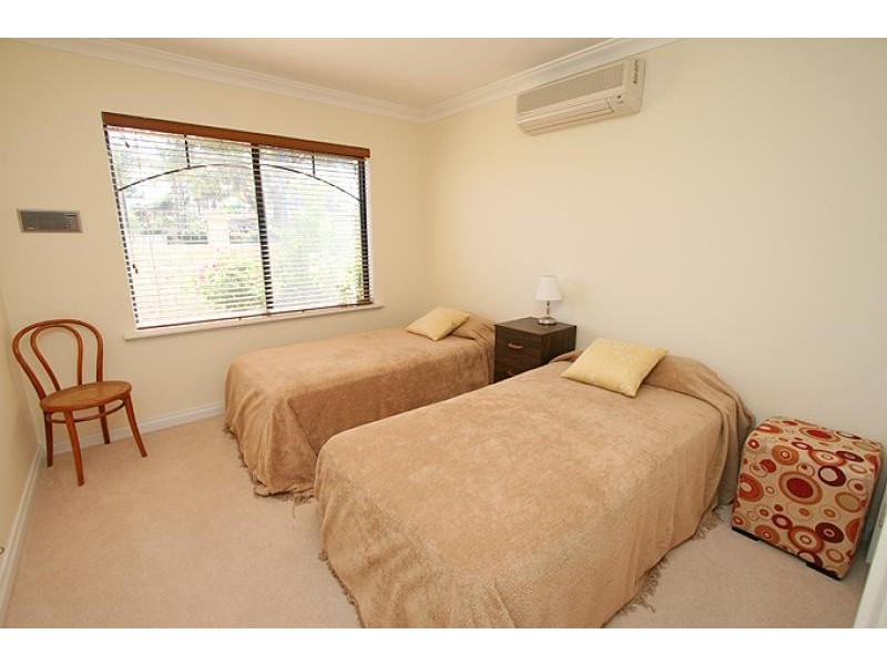 11 Condor Mews, Halls Head WA 6210