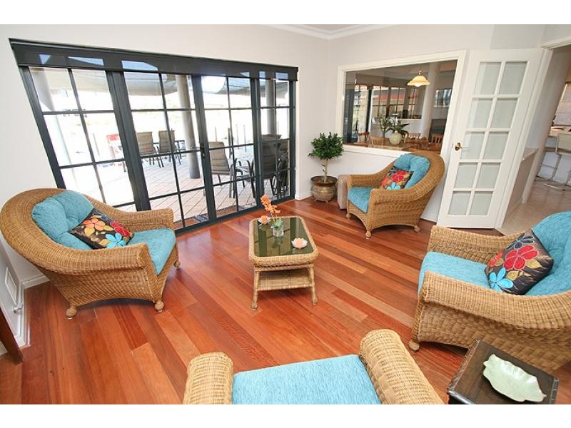 11 Condor Mews, Halls Head WA 6210