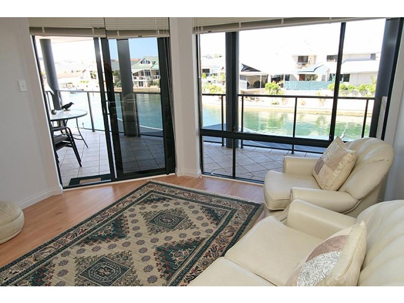 11 Condor Mews, Halls Head WA 6210