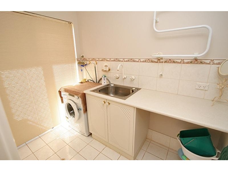 11 Condor Mews, Halls Head WA 6210