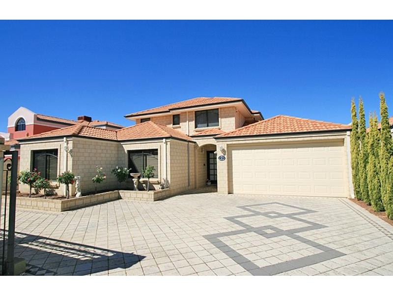 11 Condor Mews, Halls Head WA 6210