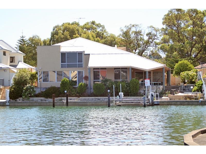 5 Baruna Court, Halls Head WA 6210