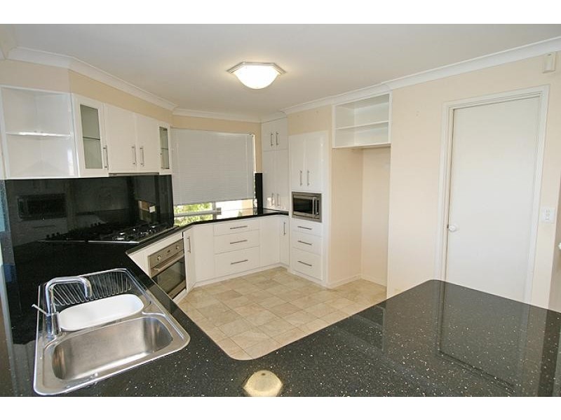 5 Baruna Court, Halls Head WA 6210