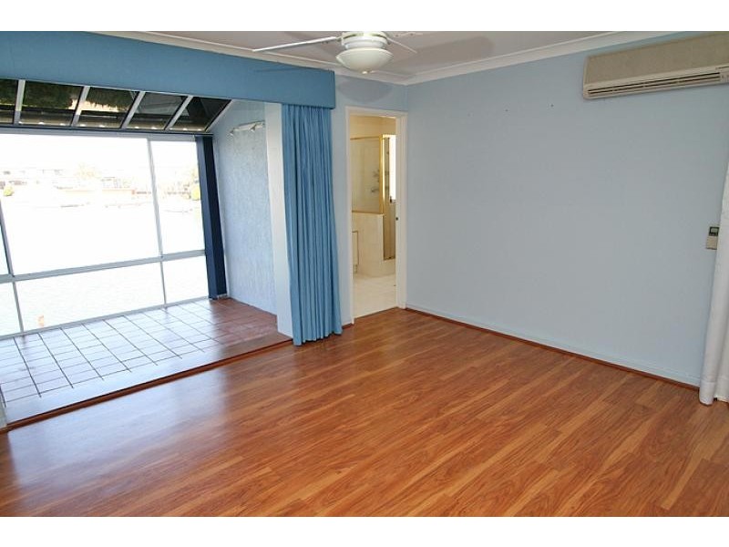 5 Baruna Court, Halls Head WA 6210