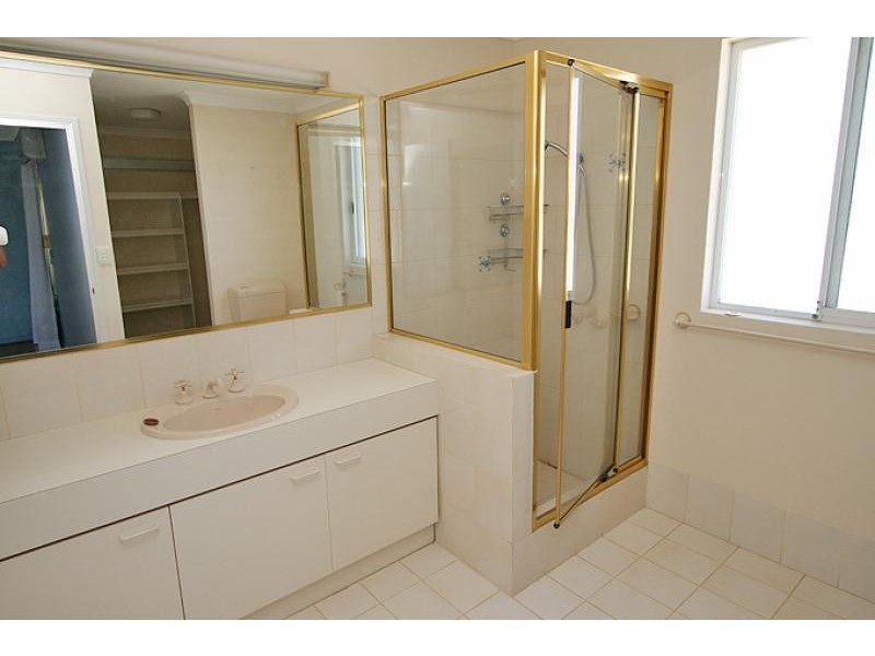 5 Baruna Court, Halls Head WA 6210