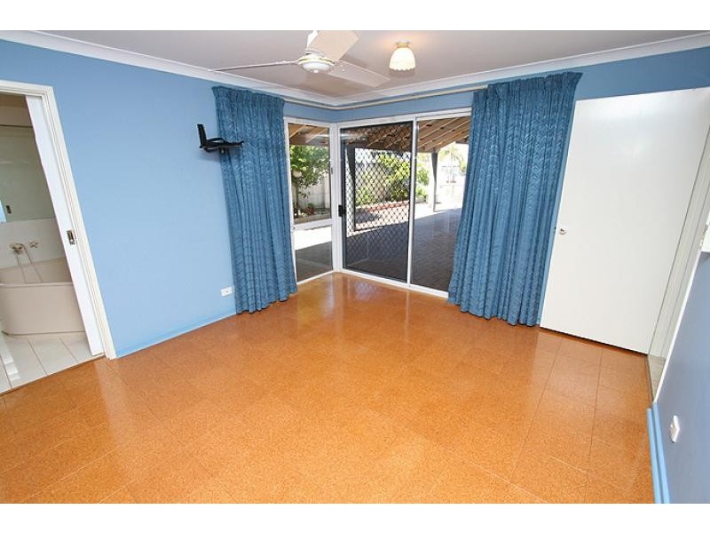 5 Baruna Court, Halls Head WA 6210