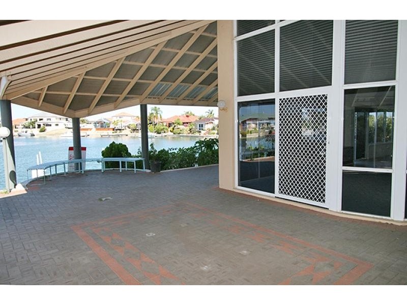 5 Baruna Court, Halls Head WA 6210