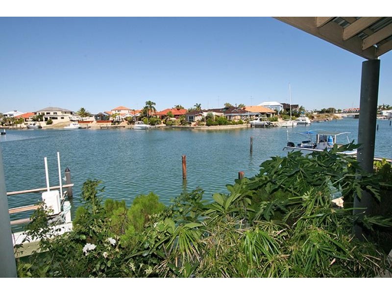 5 Baruna Court, Halls Head WA 6210