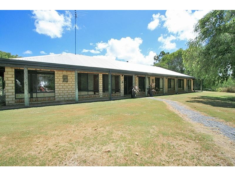 4 Tallangatta Place, Bouvard WA 6211