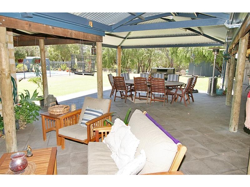 4 Tallangatta Place, Bouvard WA 6211