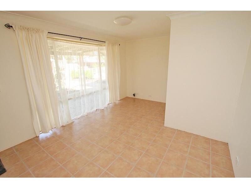 28 Pentland Crescent, Dudley Park WA 6210