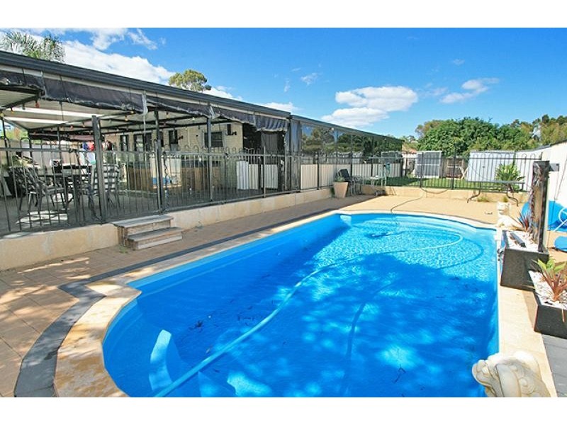 17 Cane Road, Greenfields WA 6210