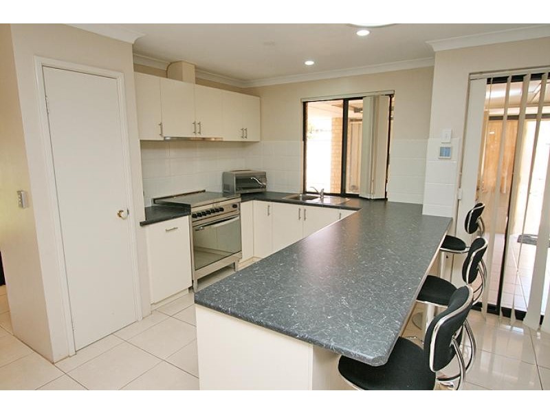 17 Cane Road, Greenfields WA 6210
