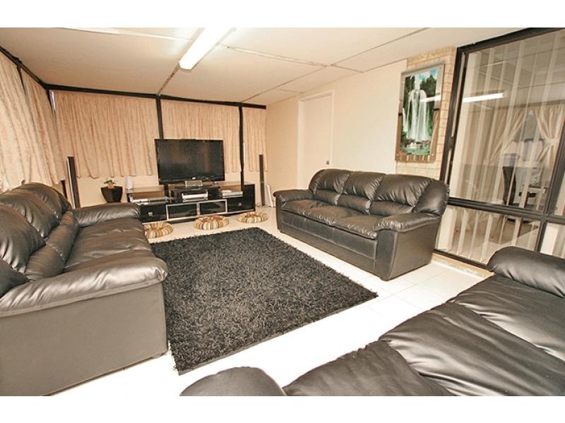 17 Cane Road, Greenfields WA 6210