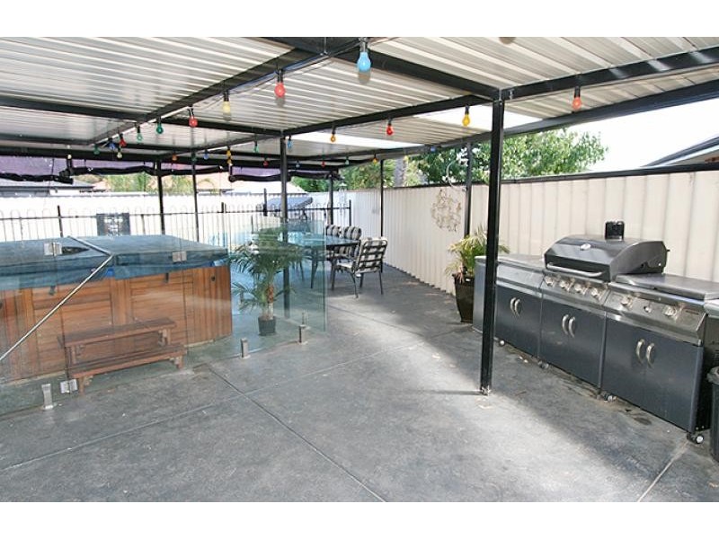 17 Cane Road, Greenfields WA 6210