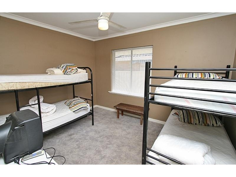 4 Leigh Street, Dudley Park WA 6210