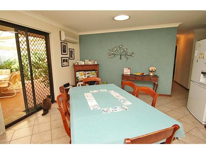 7 Valley Road, Halls Head WA 6210