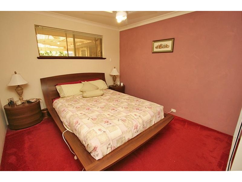 7 Valley Road, Halls Head WA 6210