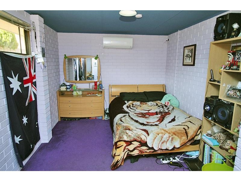 7 Valley Road, Halls Head WA 6210