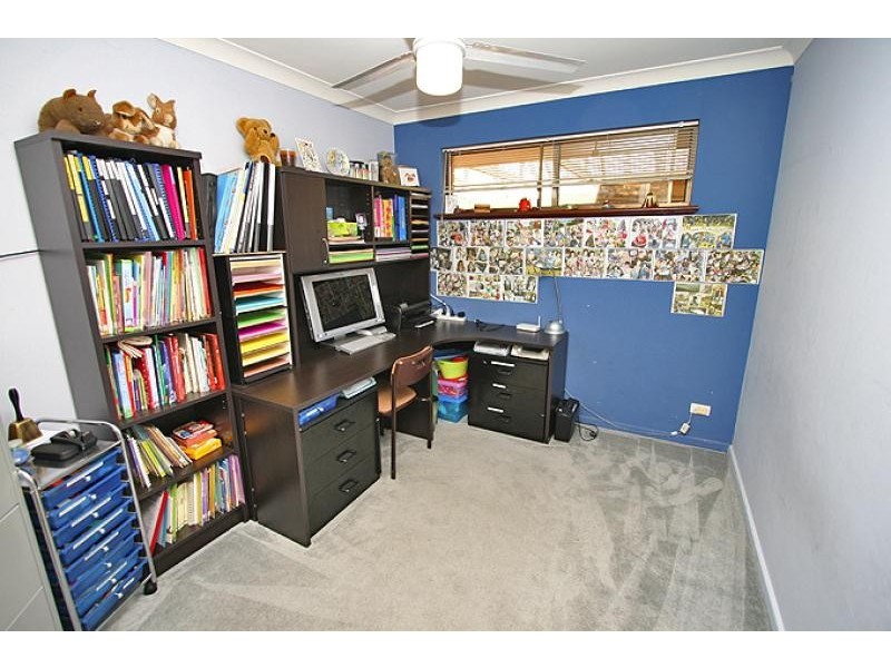 7 Valley Road, Halls Head WA 6210