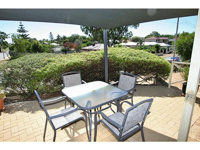 75B Leighton Road, Halls Head WA 6210
