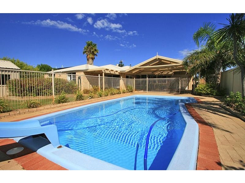 10 Challenger Road, Madora Bay WA 6210