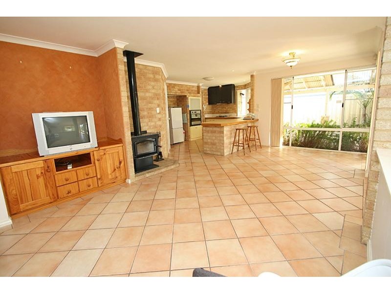 10 Challenger Road, Madora Bay WA 6210