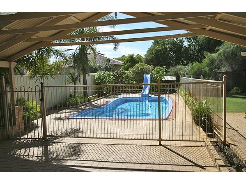 10 Challenger Road, Madora Bay WA 6210
