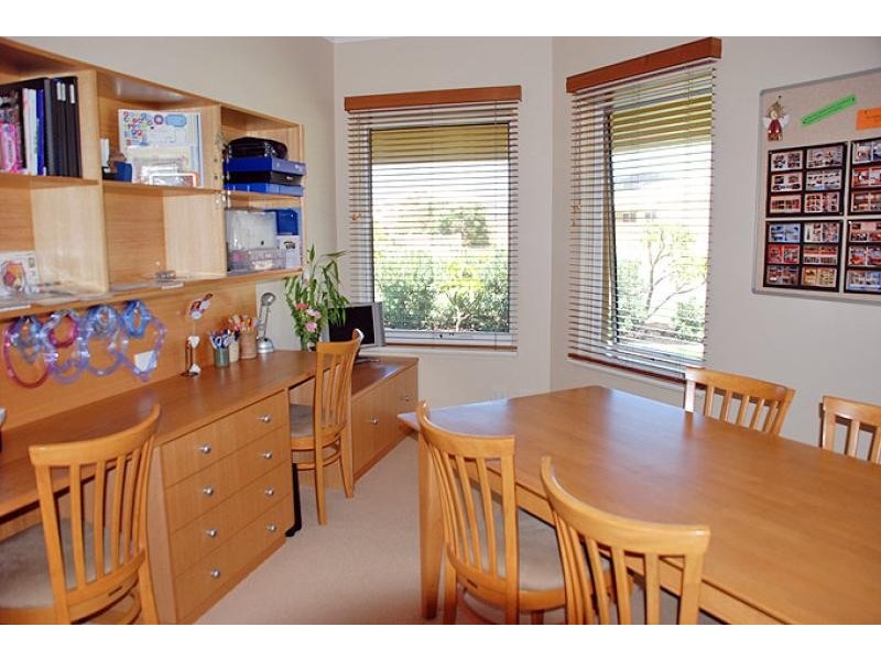 27 Ronsard Drive, San Remo WA 6210