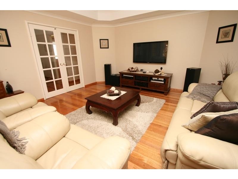 27 Ronsard Drive, San Remo WA 6210