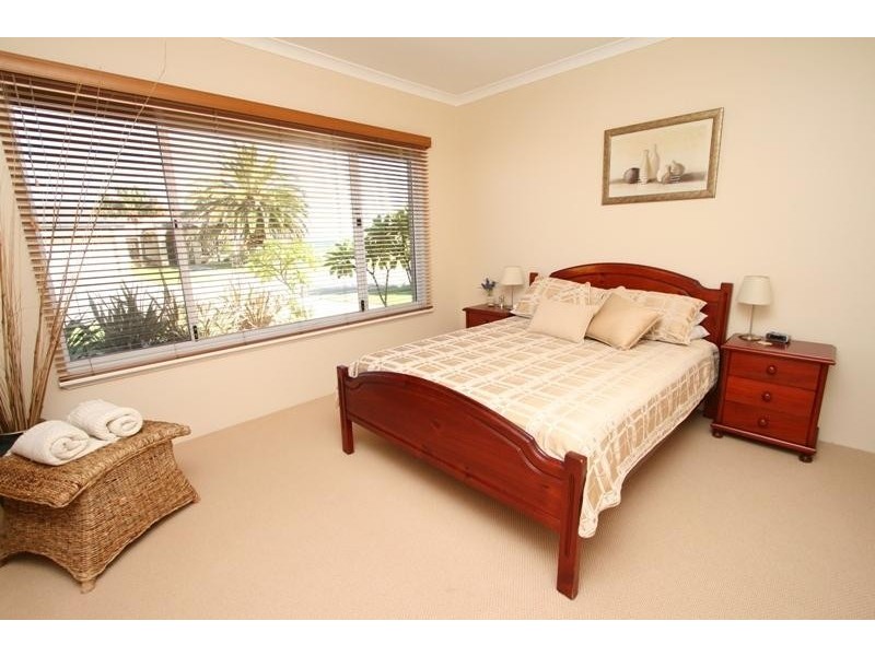 27 Ronsard Drive, San Remo WA 6210