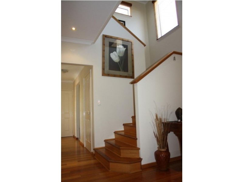 27 Ronsard Drive, San Remo WA 6210