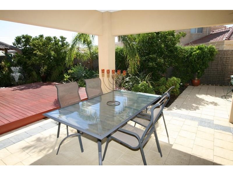 27 Ronsard Drive, San Remo WA 6210