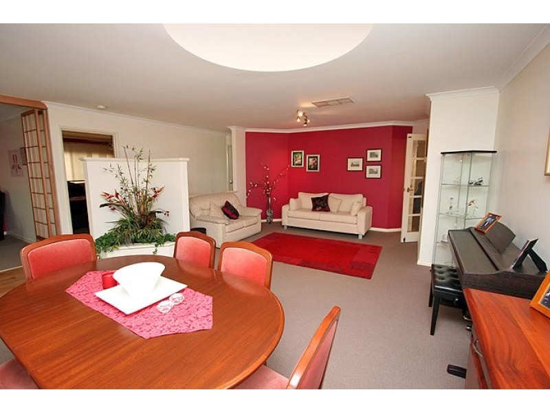 13 Dalewood Gardens, Meadow Springs WA 6210