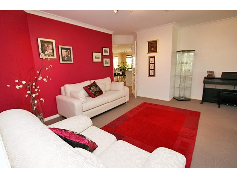 13 Dalewood Gardens, Meadow Springs WA 6210