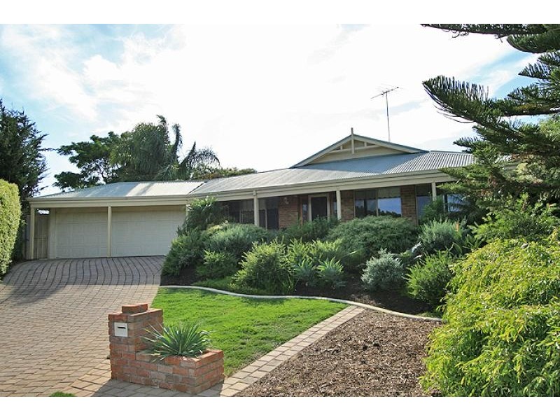 2 Skua Court, Halls Head WA 6210