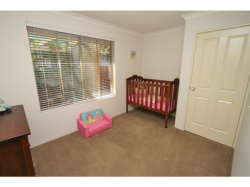 2 Skua Court, Halls Head WA 6210