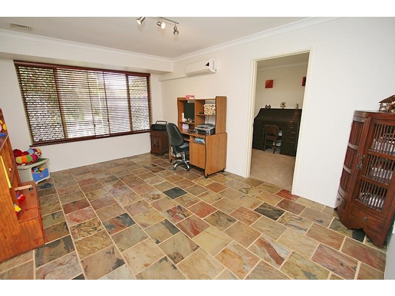 2 Skua Court, Halls Head WA 6210