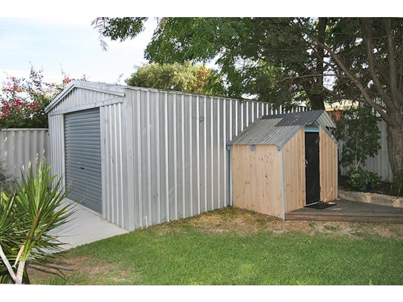 2 Skua Court, Halls Head WA 6210