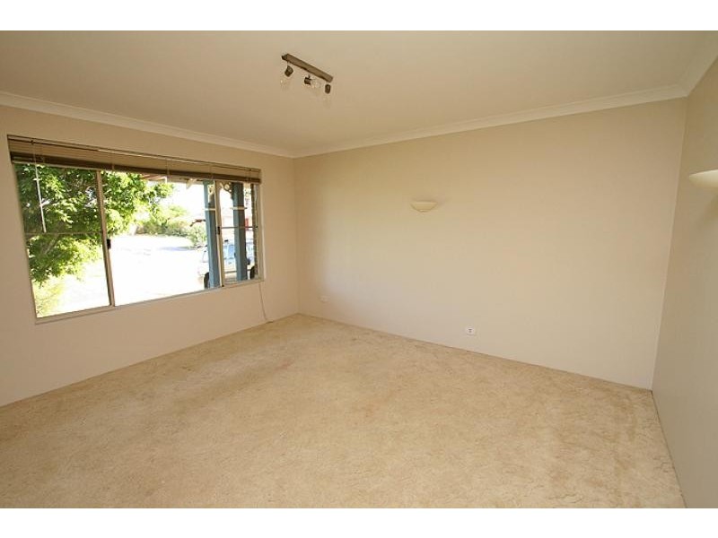 11 Collier Street, Silver Sands WA 6210