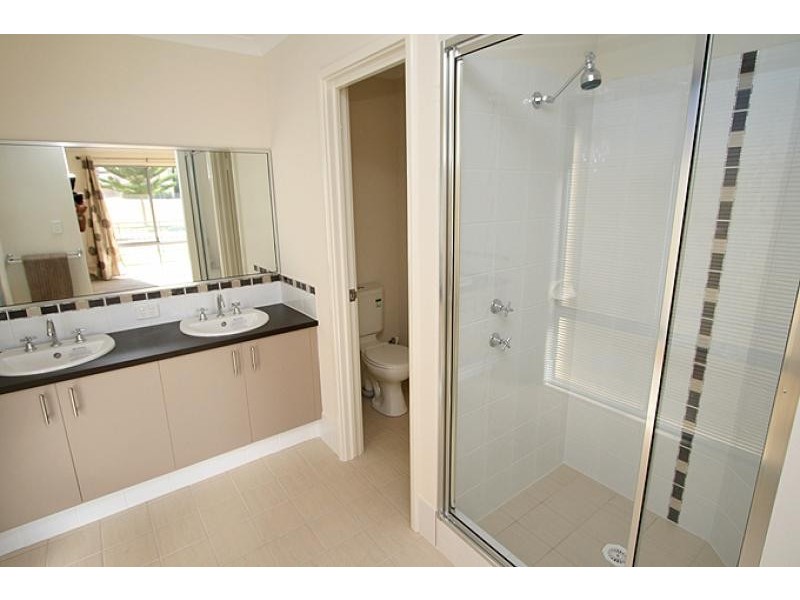 9 Mandjar Lane, Wannanup WA 6210