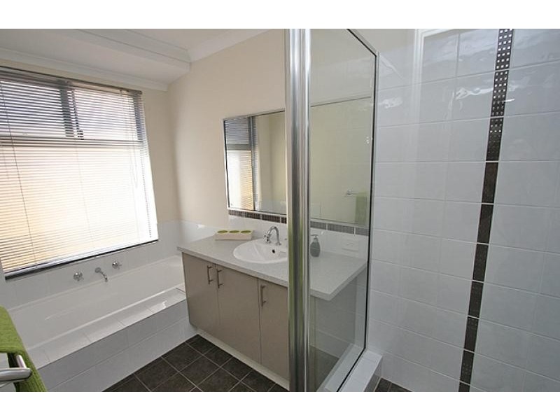 9 Mandjar Lane, Wannanup WA 6210