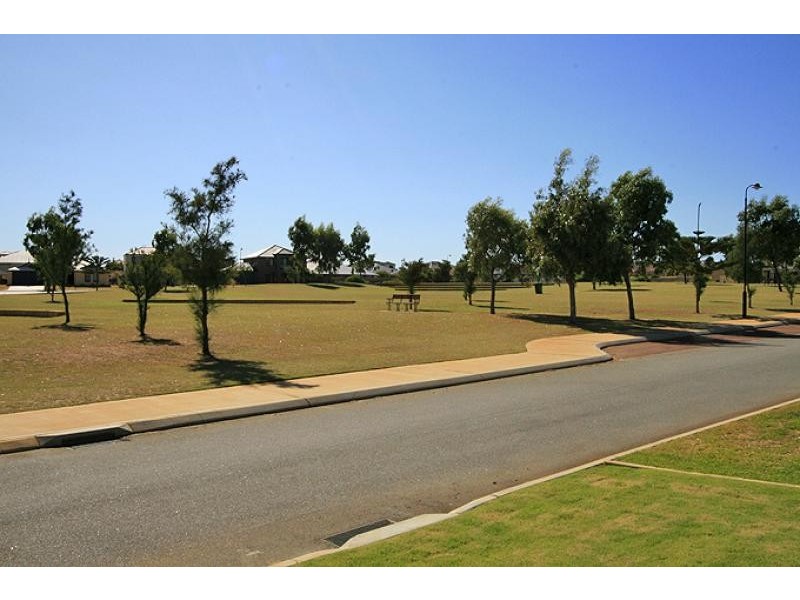 9 Mandjar Lane, Wannanup WA 6210