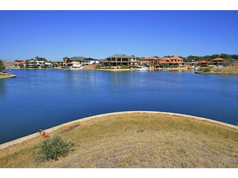 14 Genevieve Court, Halls Head WA 6210