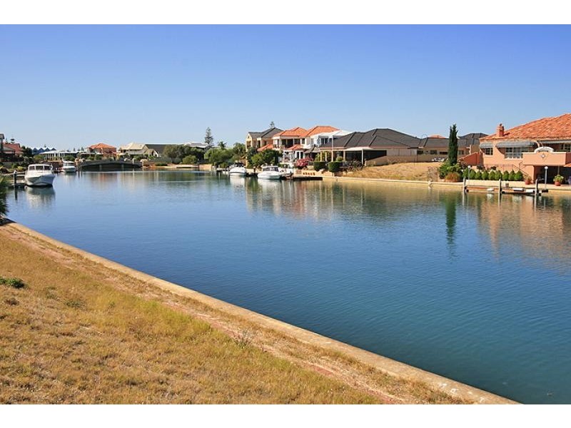 14 Genevieve Court, Halls Head WA 6210